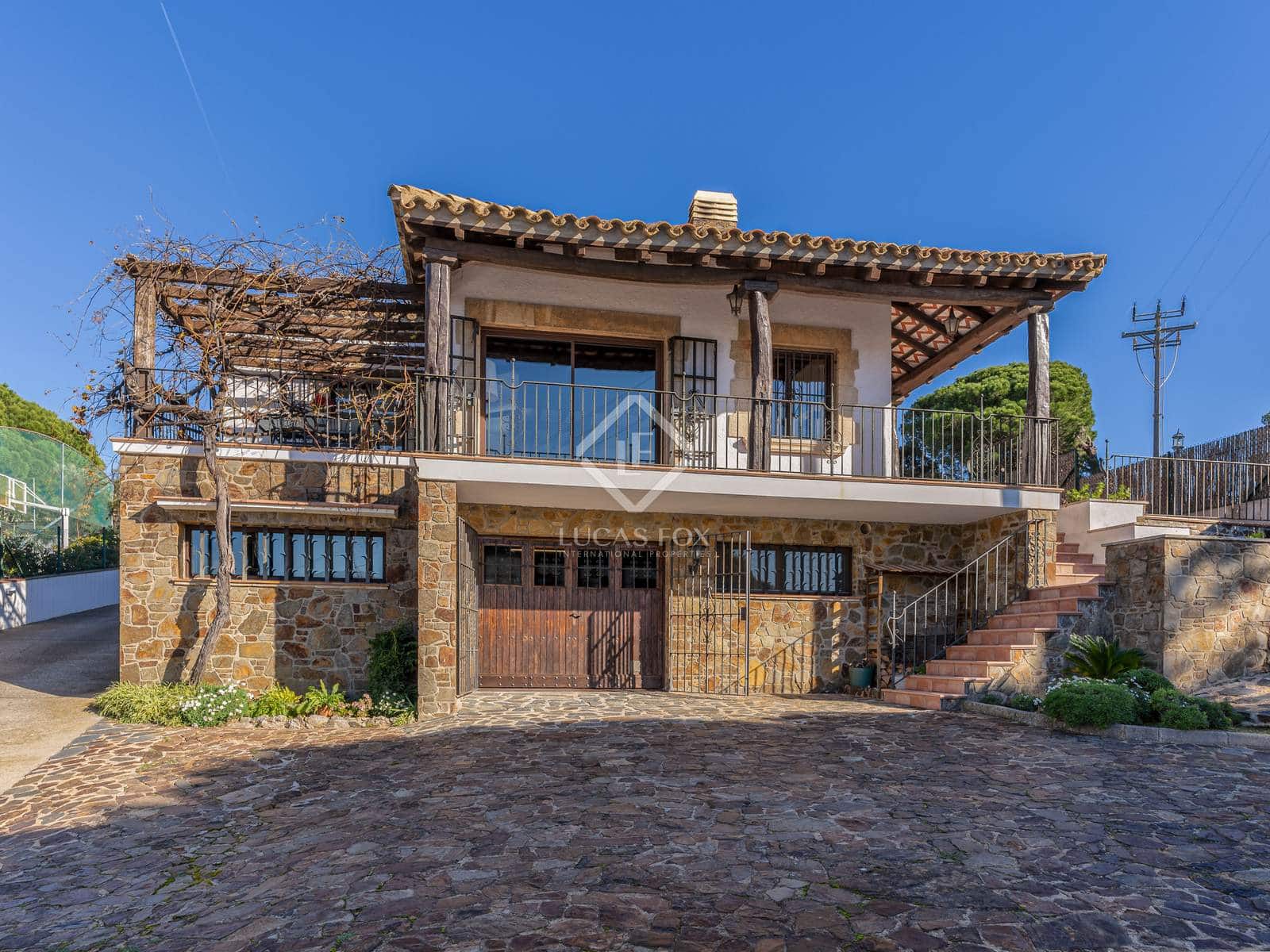 6 soveværelse Villa til salg i Sant Feliu de Guixols med garage - € 1.600.000 (Ref: 8700510)