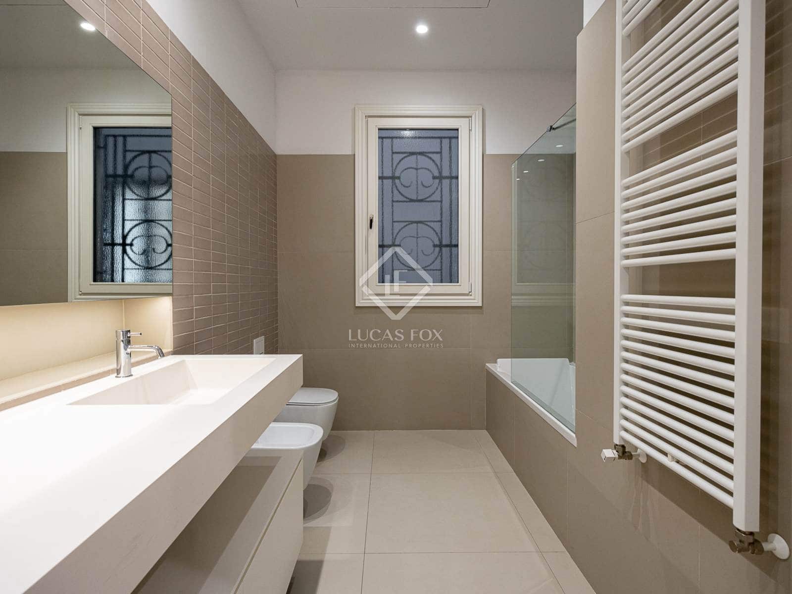 3 sovrum Lägenhet att hyra i Barcelona stad med pool - 10 000 € (Ref: 8703177)