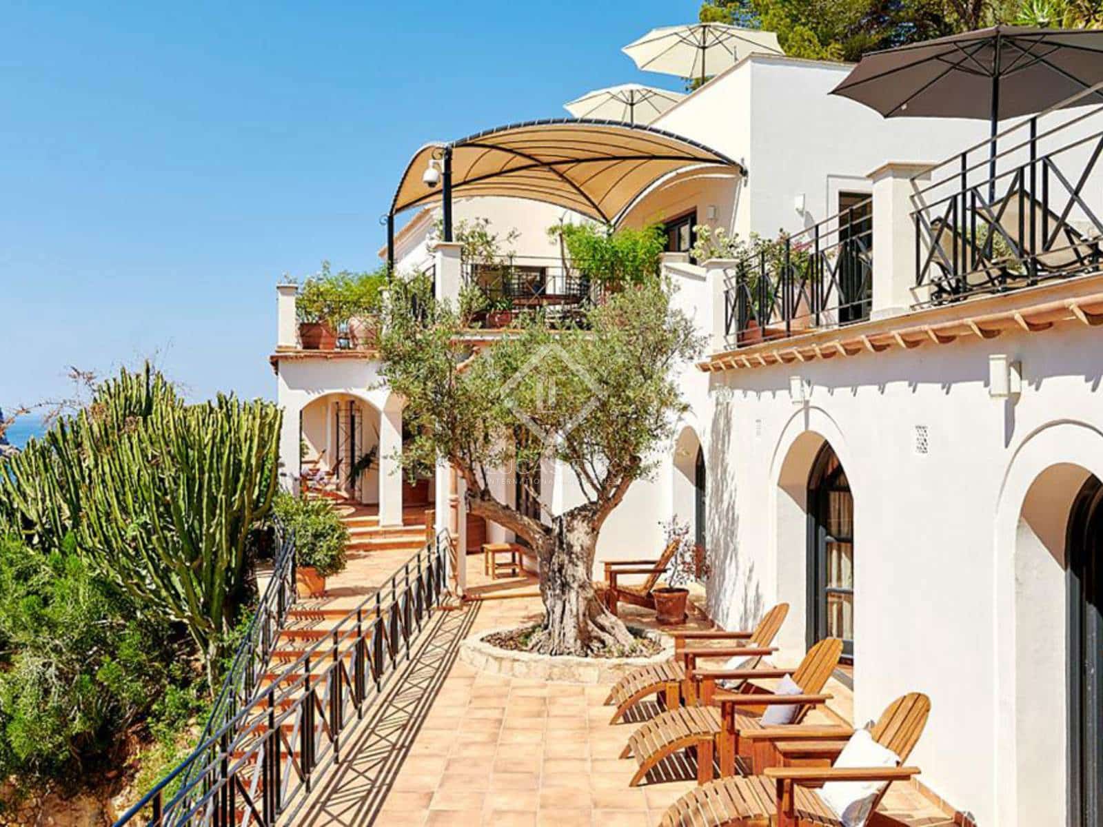 6 soveværelse Villa til salg i Puerto de Andratx med swimmingpool garage - € 7.900.000 (Ref: 8703178)