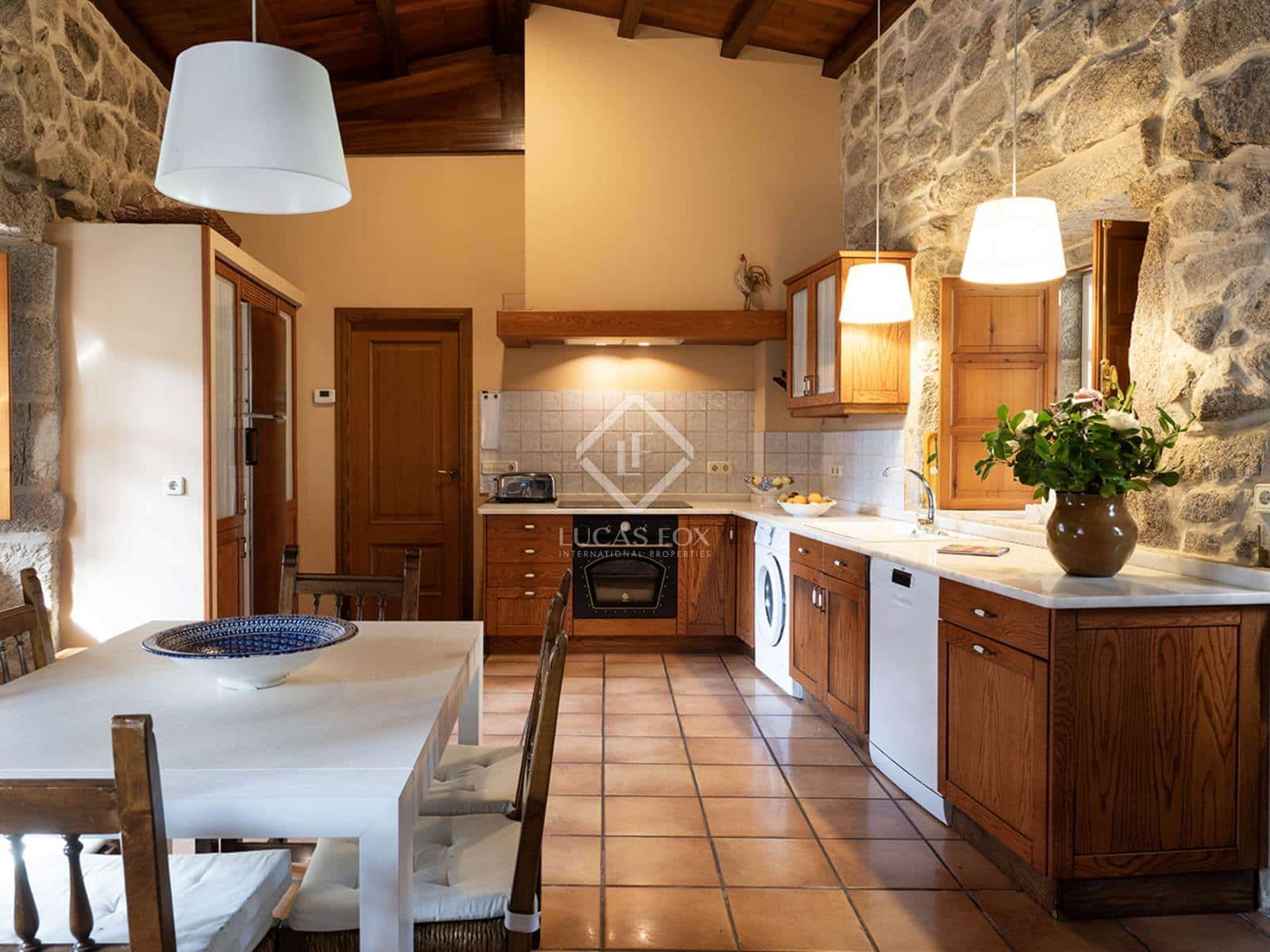 6 soveværelse Villa til salg i Cerdedo-Cotobade med swimmingpool garage - € 1.200.000 (Ref: 8703278)