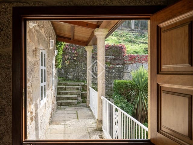 6 bedroom Villa for sale in Cerdedo-Cotobade with pool garage - € 1,200,000 (Ref: 8703278)