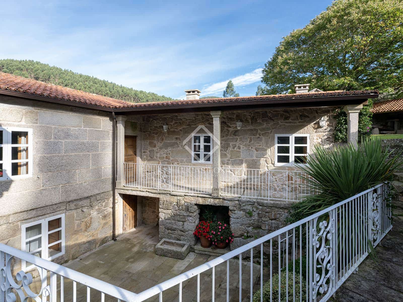 6 soveværelse Villa til salg i Cerdedo-Cotobade med swimmingpool garage - € 1.200.000 (Ref: 8703278)