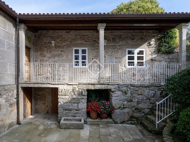 6 bedroom Villa for sale in Cerdedo-Cotobade with pool garage - € 1,200,000 (Ref: 8703278)