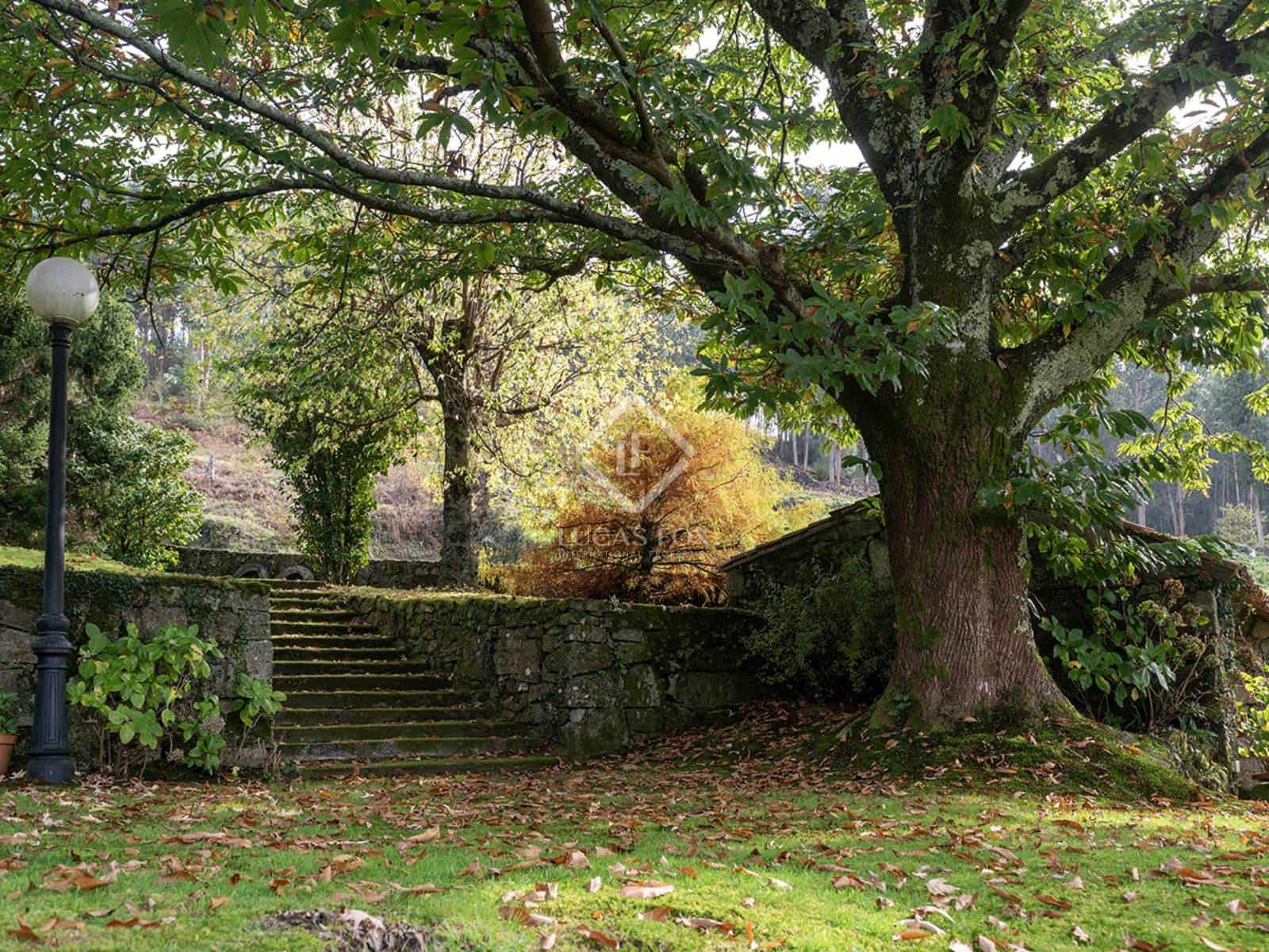 6 soveværelse Villa til salg i Cerdedo-Cotobade med swimmingpool garage - € 1.200.000 (Ref: 8703278)