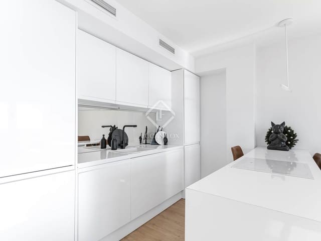 4 bedroom Apartment for sale in Alicante / Alacant city with garage - € 850,000 (Ref: 8705725)