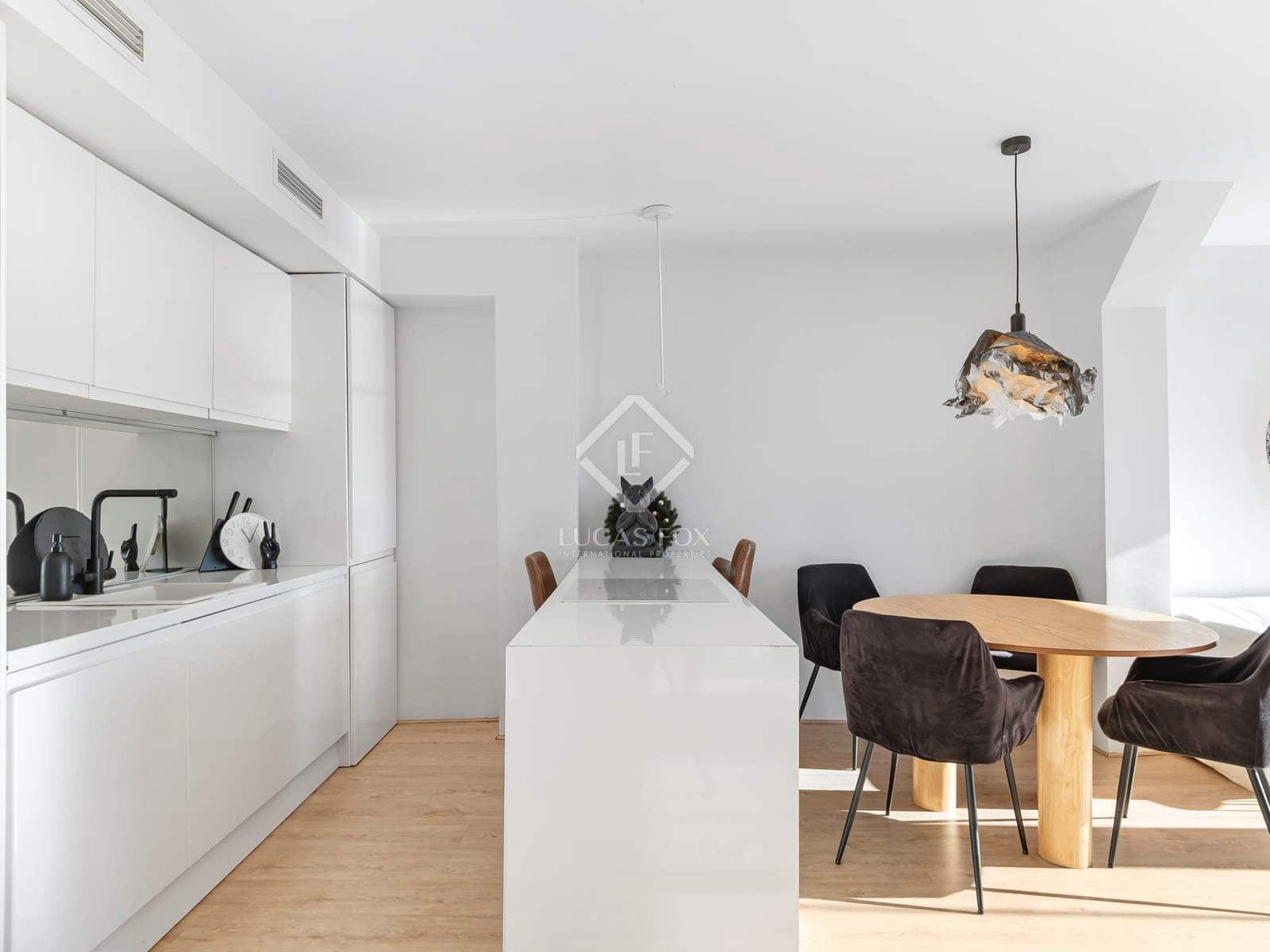 4 bedroom Apartment for sale in Alicante / Alacant city with garage - € 850,000 (Ref: 8705725)