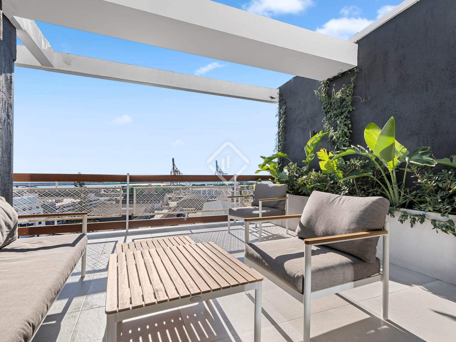 4 bedroom Apartment for sale in Alicante / Alacant city with garage - € 850,000 (Ref: 8705725)