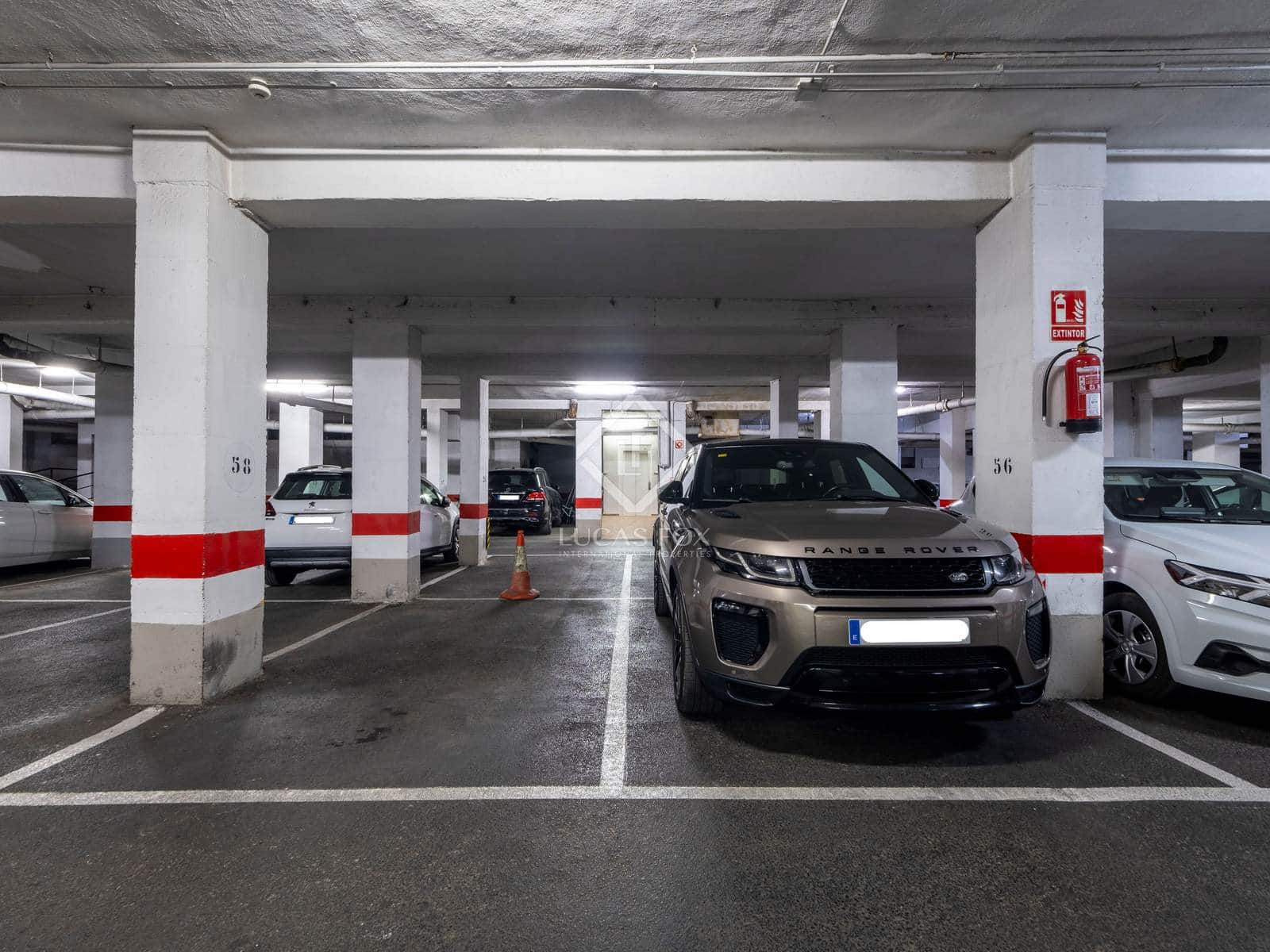 4 bedroom Apartment for sale in Alicante / Alacant city with garage - € 850,000 (Ref: 8705725)