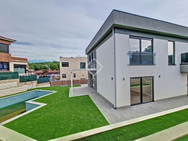 4 sypialnia Willa na sprzedaż w Cunit z basenem garażem - 599 000 € (Ref: 8708748)