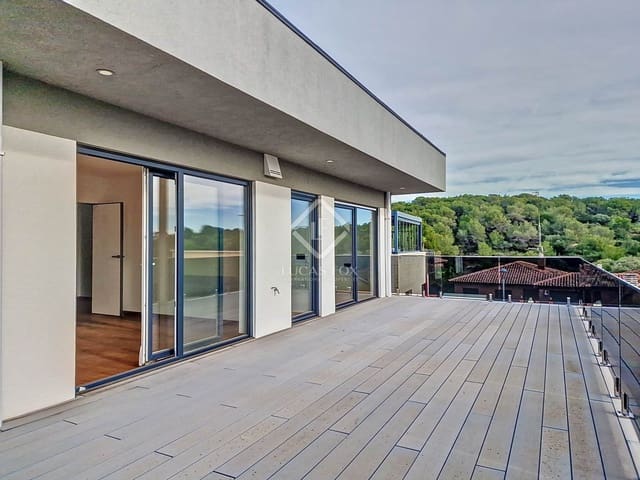 4 bedroom Villa for sale in Cunit with pool garage - € 599,000 (Ref: 8708748)