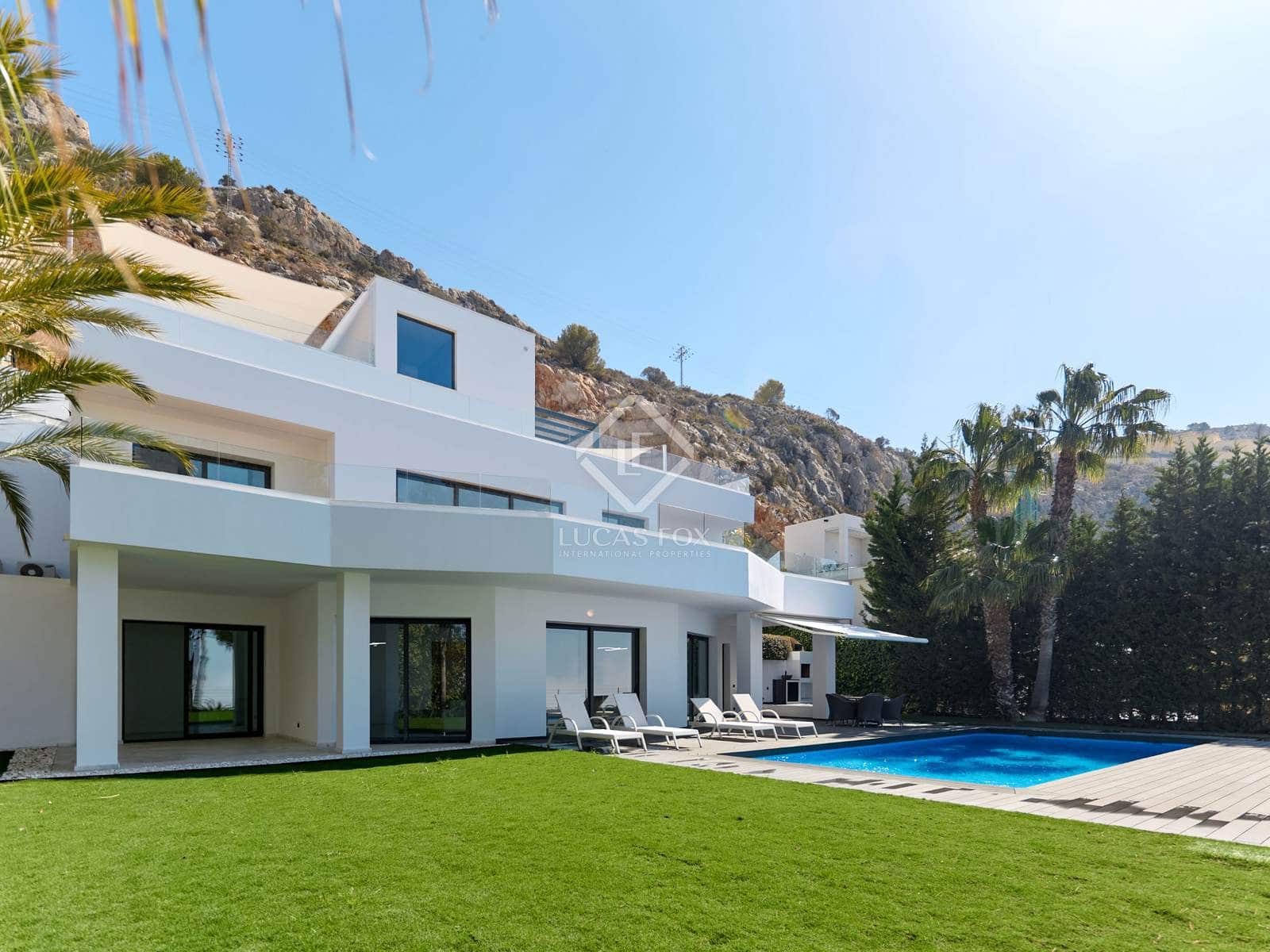 5 bedroom Villa for sale in Altea with pool garage - € 2,180,000 (Ref: 8710798)