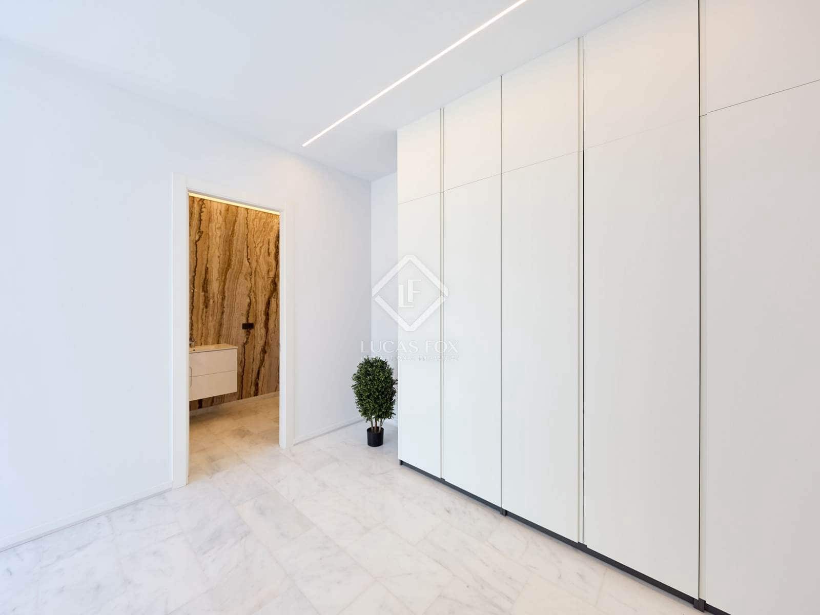 5 bedroom Villa for sale in Altea with pool garage - € 2,180,000 (Ref: 8710798)