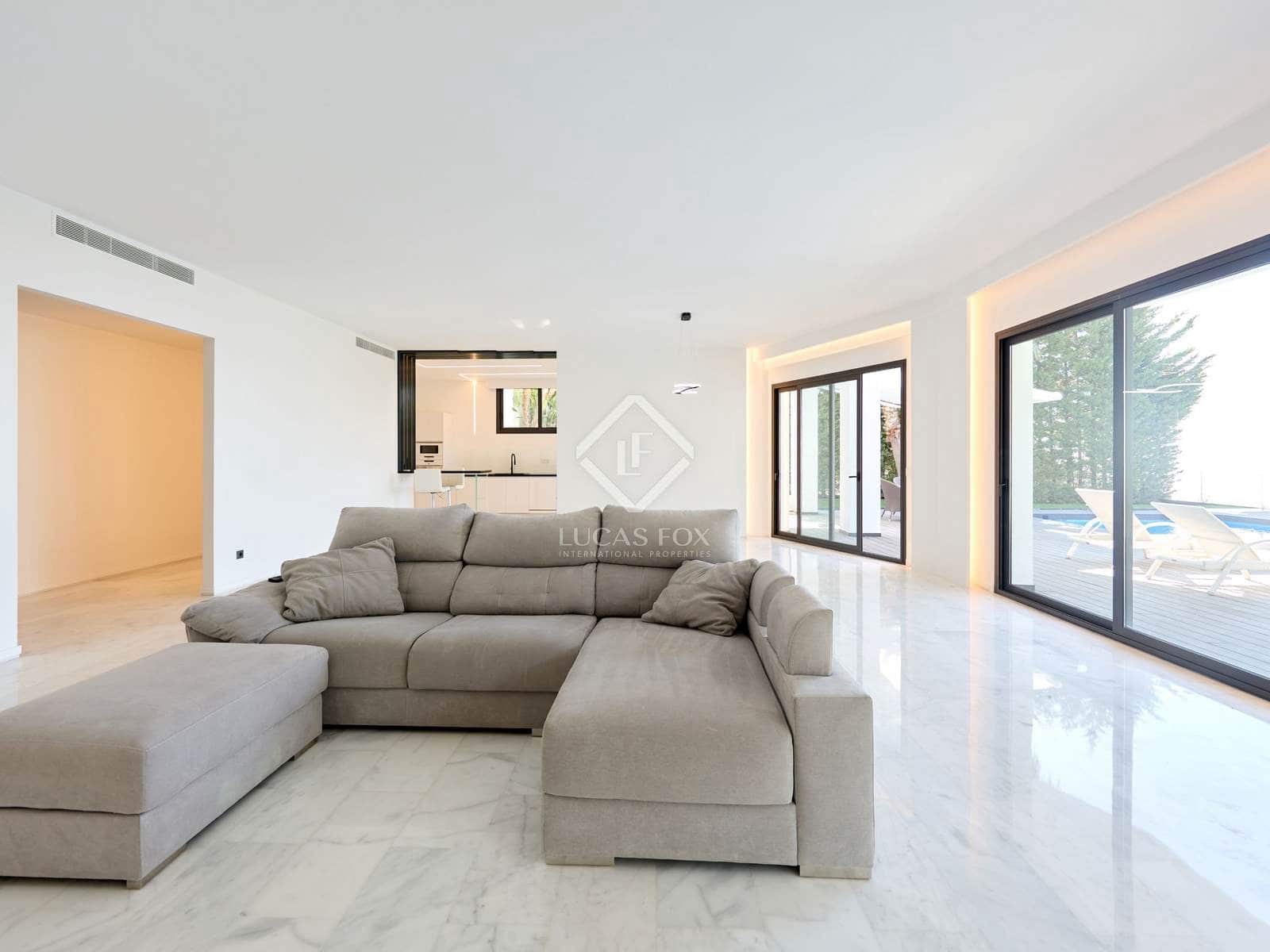 5 bedroom Villa for sale in Altea with pool garage - € 2,180,000 (Ref: 8710798)