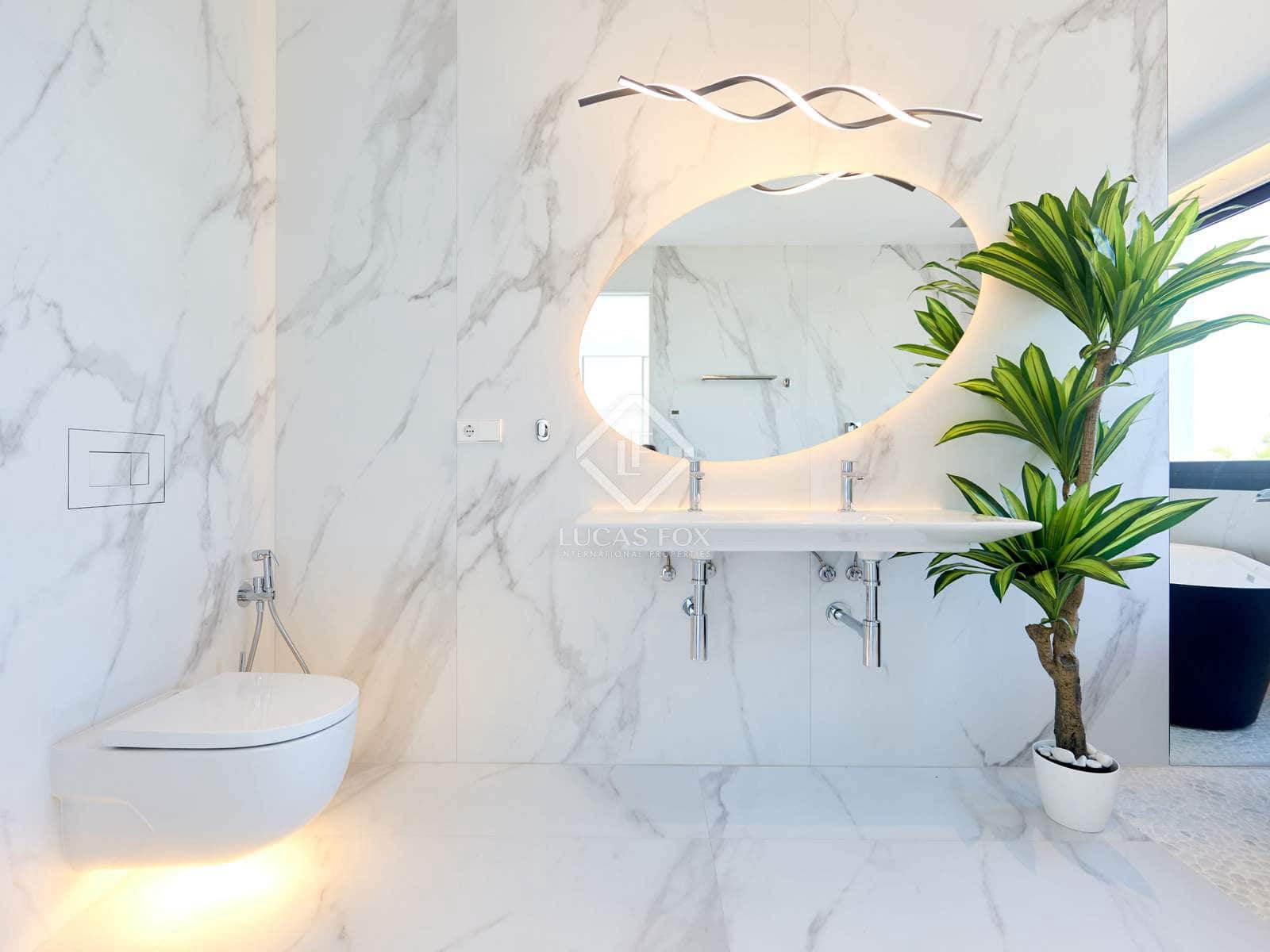 5 bedroom Villa for sale in Altea with pool garage - € 2,180,000 (Ref: 8710798)