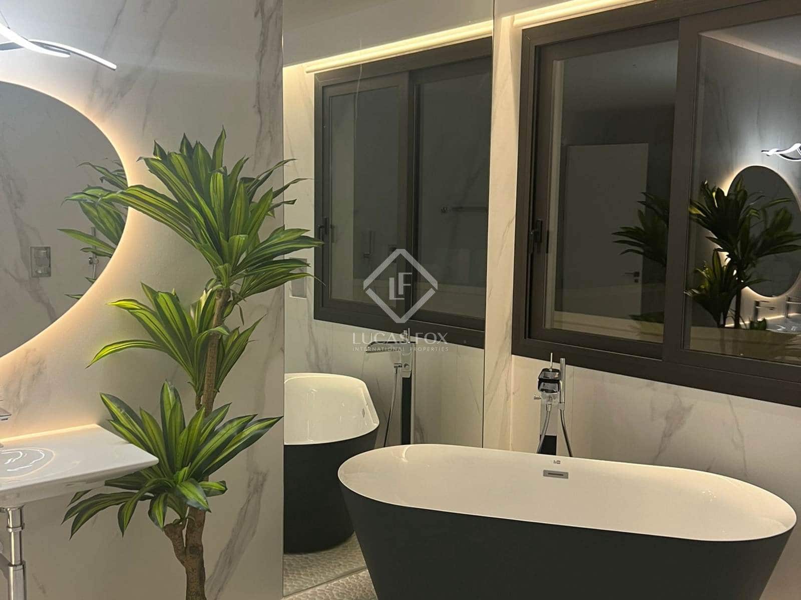 5 bedroom Villa for sale in Altea with pool garage - € 2,180,000 (Ref: 8710798)