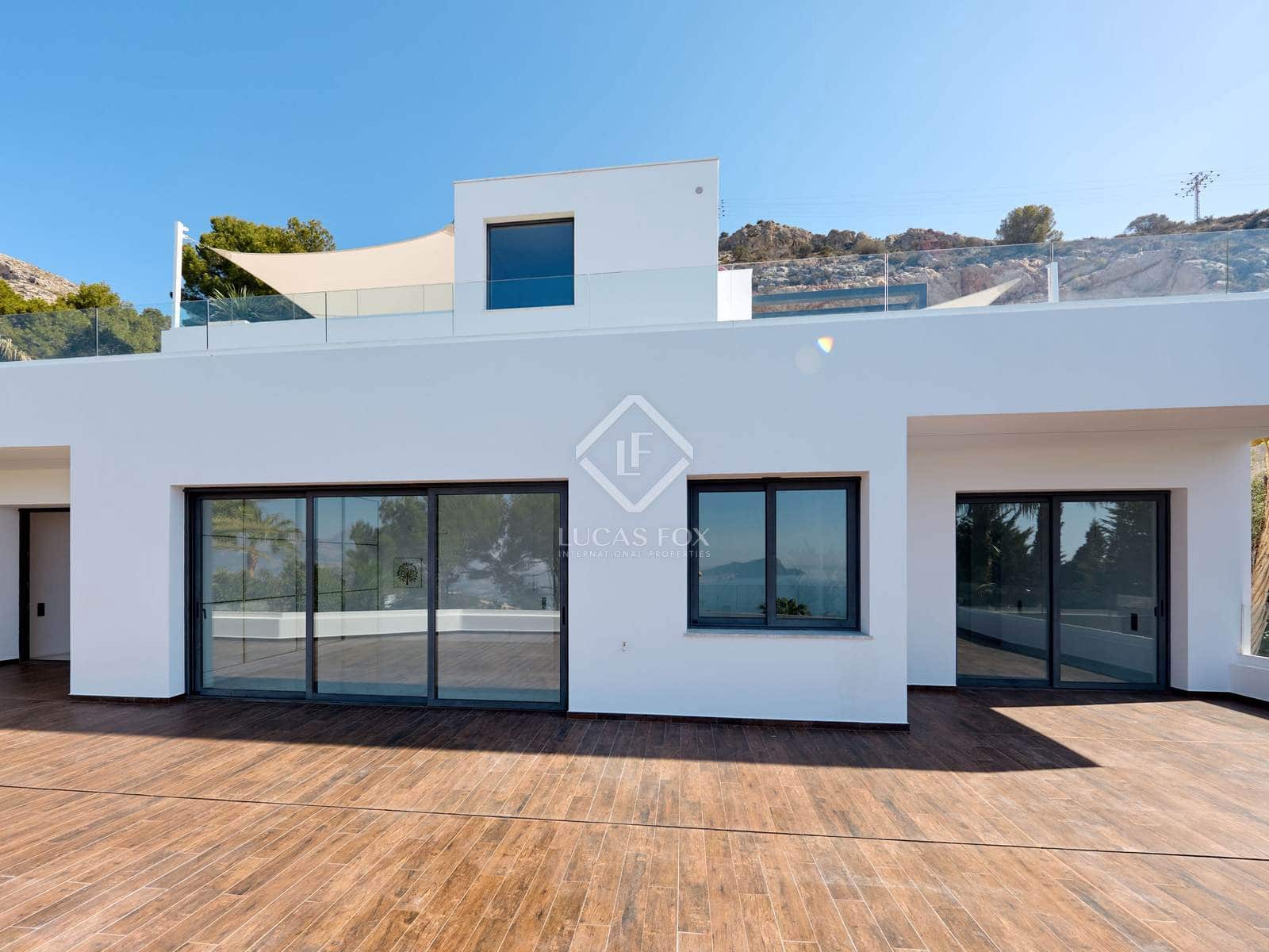 5 bedroom Villa for sale in Altea with pool garage - € 2,180,000 (Ref: 8710798)