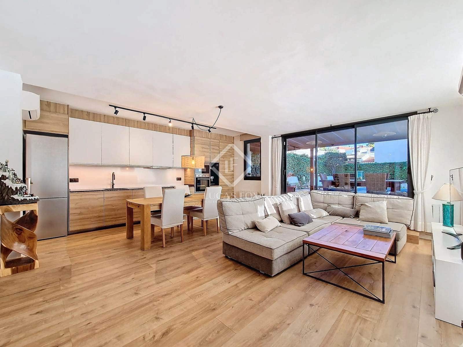 5 soverom Villa til salgs i Calafell med svømmebasseng garasje - € 695 000 (Ref: 8714371)