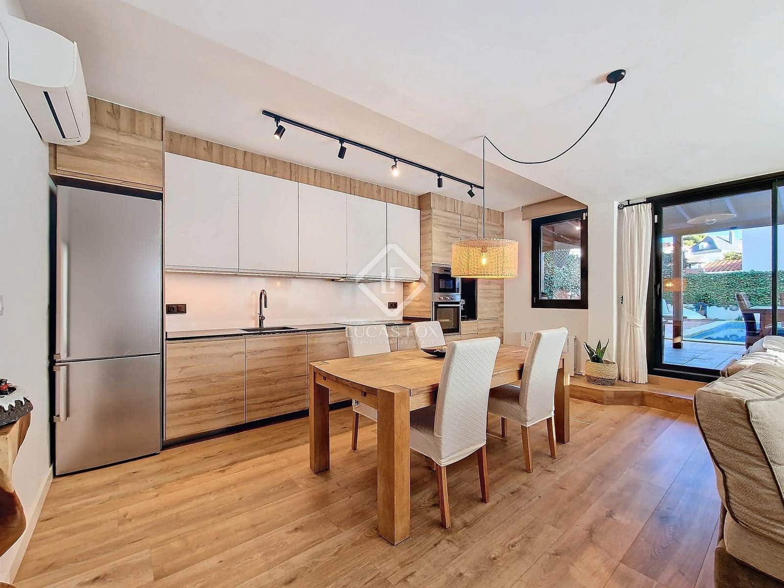 5 soverom Villa til salgs i Calafell med svømmebasseng garasje - € 695 000 (Ref: 8714371)