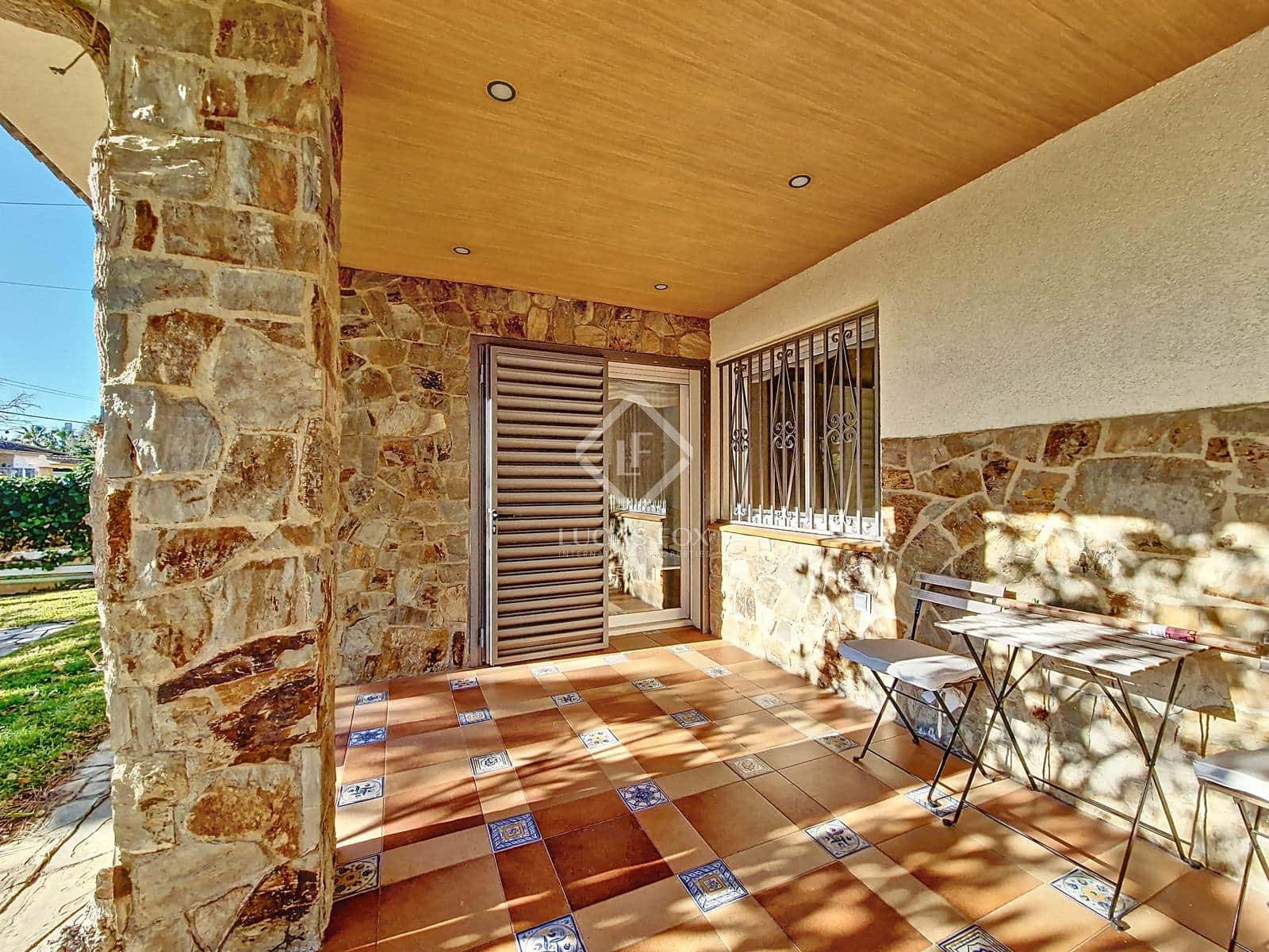 5 soverom Villa til salgs i Calafell med svømmebasseng garasje - € 695 000 (Ref: 8714371)