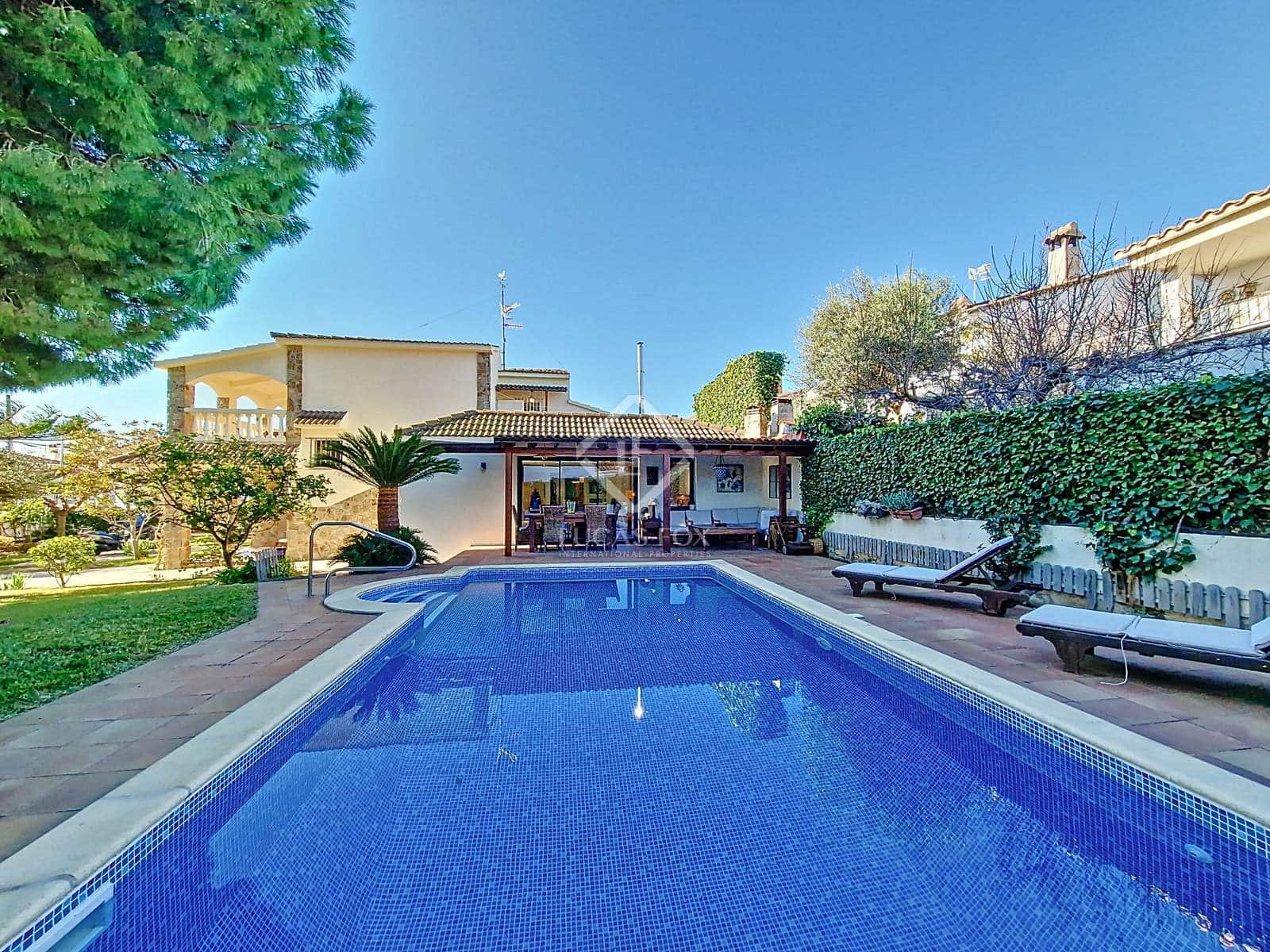 5 soverom Villa til salgs i Calafell med svømmebasseng garasje - € 695 000 (Ref: 8714371)