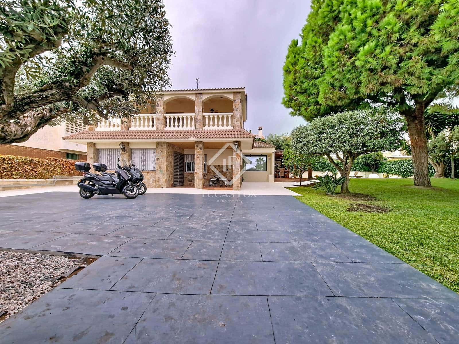 5 soverom Villa til salgs i Calafell med svømmebasseng garasje - € 695 000 (Ref: 8714371)