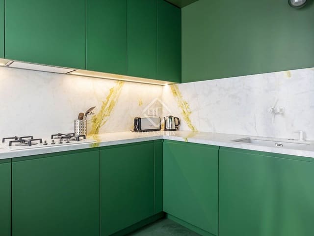 3 bedroom Apartment for rent in Barcelona city - € 4,000 (Ref: 8723063)