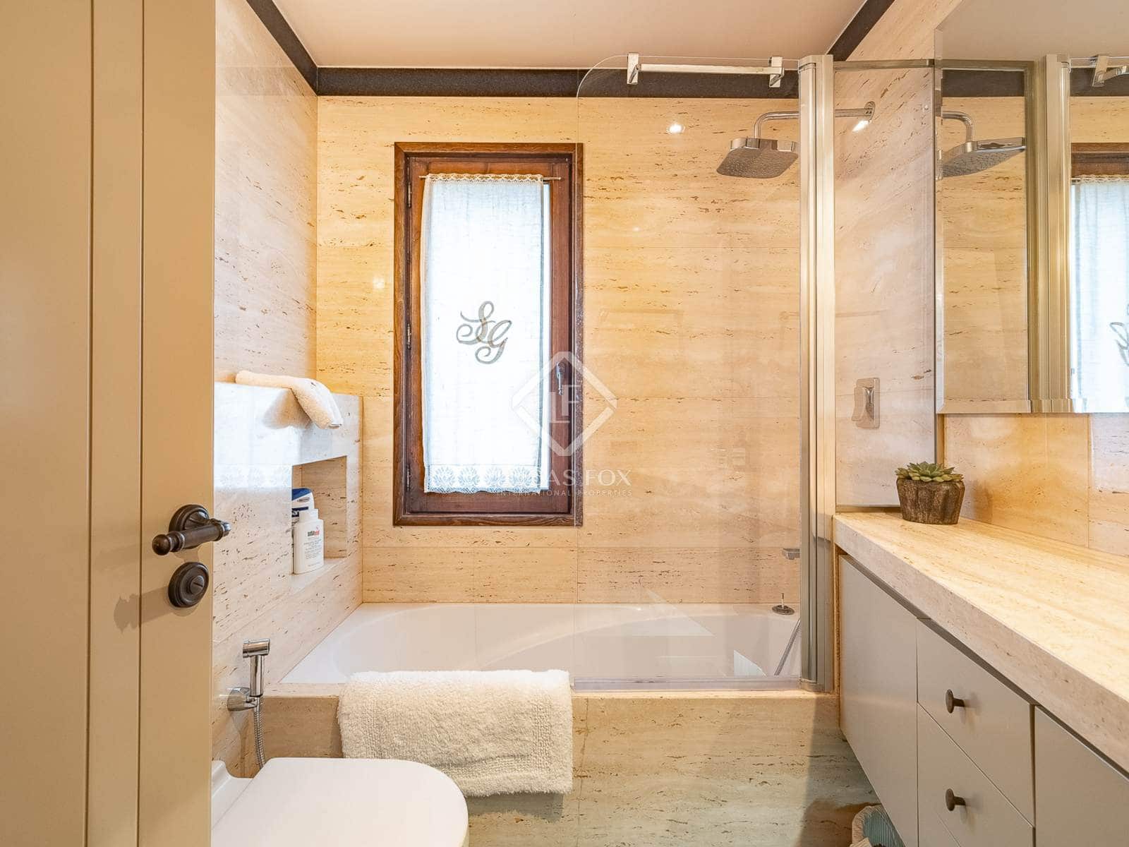 6 soveværelse Villa til salg i Alp med garage - € 860.000 (Ref: 8723410)