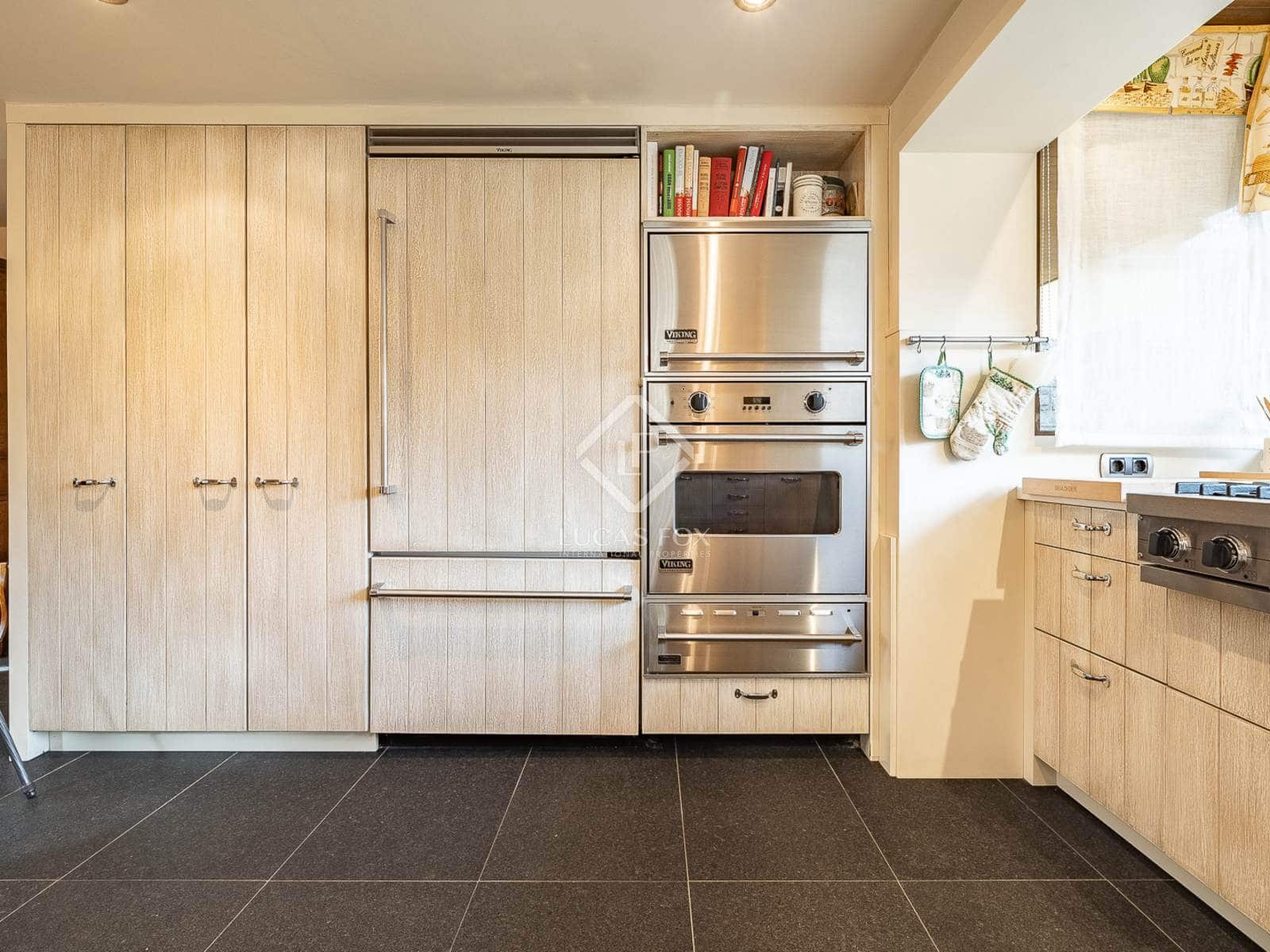 6 soveværelse Villa til salg i Alp med garage - € 860.000 (Ref: 8723410)