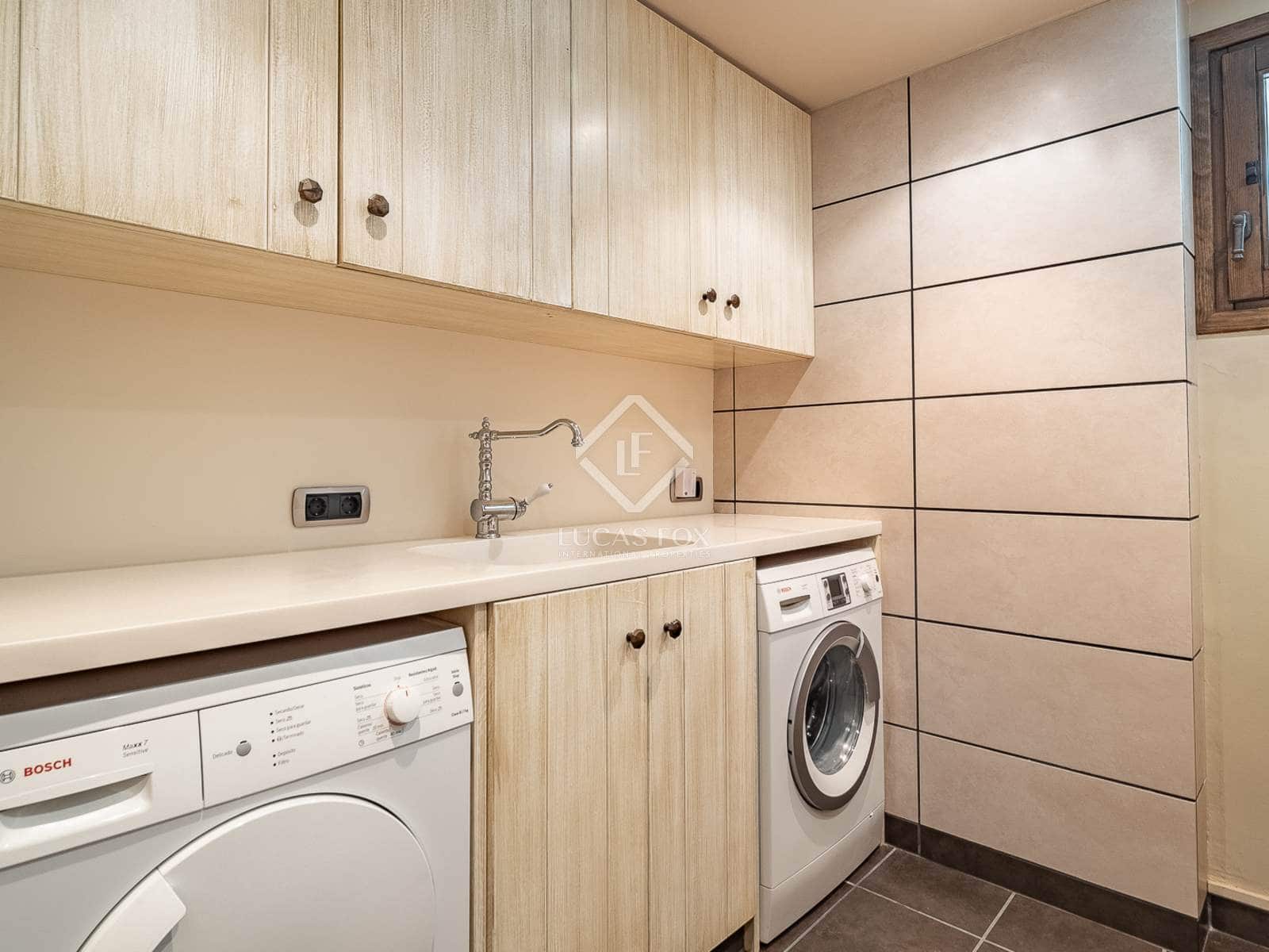 6 soveværelse Villa til salg i Alp med garage - € 860.000 (Ref: 8723410)