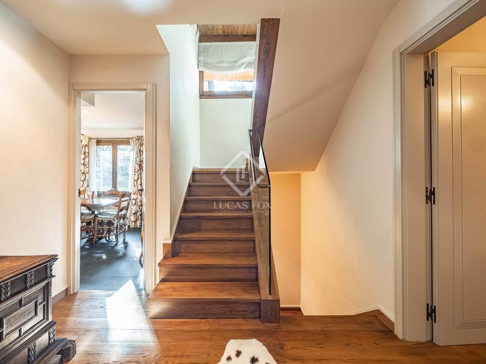 6 soveværelse Villa til salg i Alp med garage - € 860.000 (Ref: 8723410)