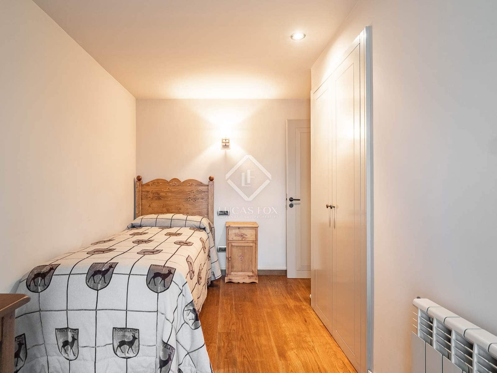 6 soveværelse Villa til salg i Alp med garage - € 860.000 (Ref: 8723410)