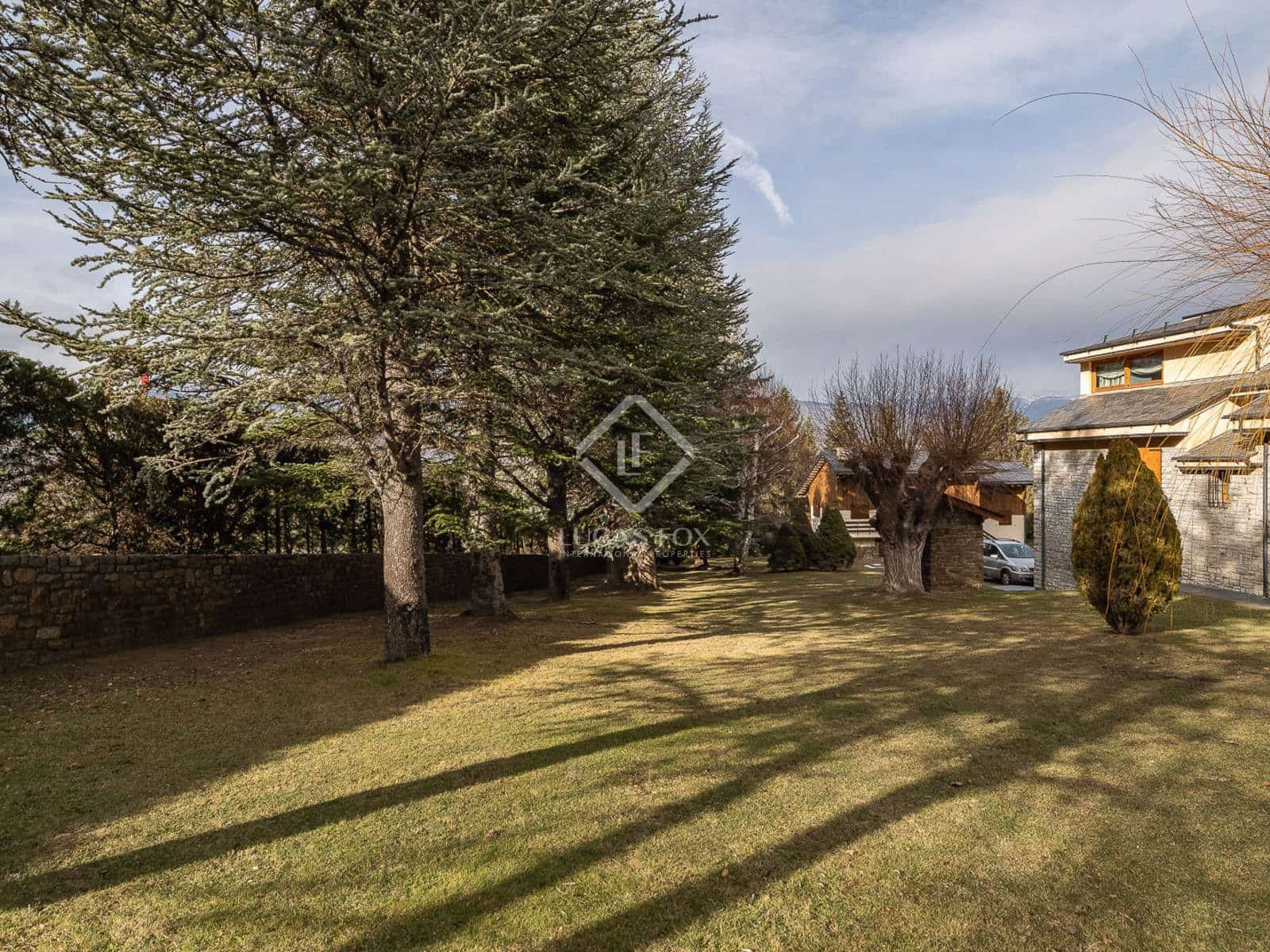 6 soveværelse Villa til salg i Alp med garage - € 860.000 (Ref: 8723410)