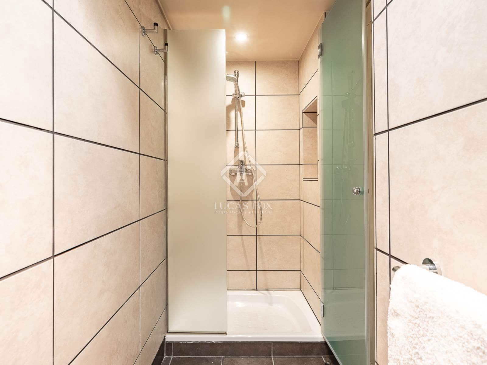 6 soveværelse Villa til salg i Alp med garage - € 860.000 (Ref: 8723410)