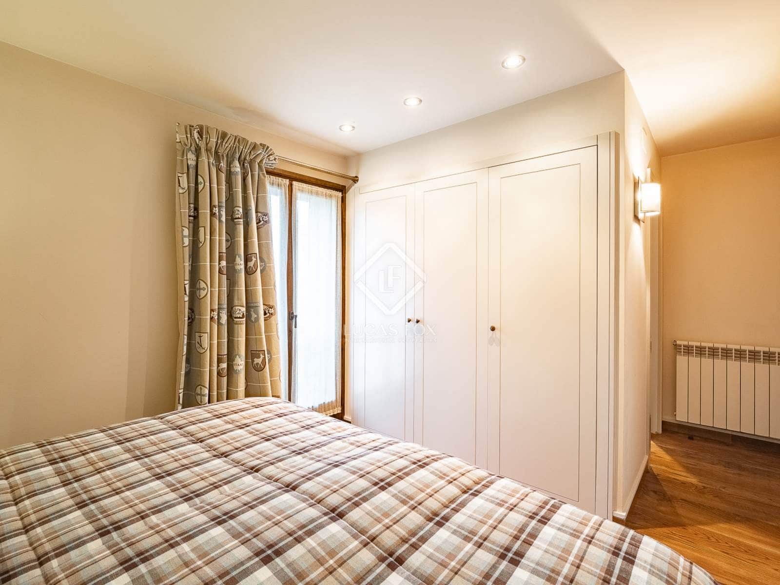 6 soveværelse Villa til salg i Alp med garage - € 860.000 (Ref: 8723410)