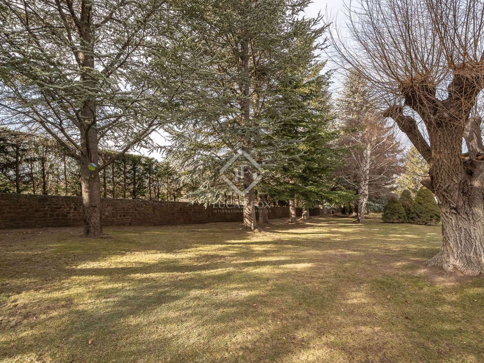 6 soveværelse Villa til salg i Alp med garage - € 860.000 (Ref: 8723410)