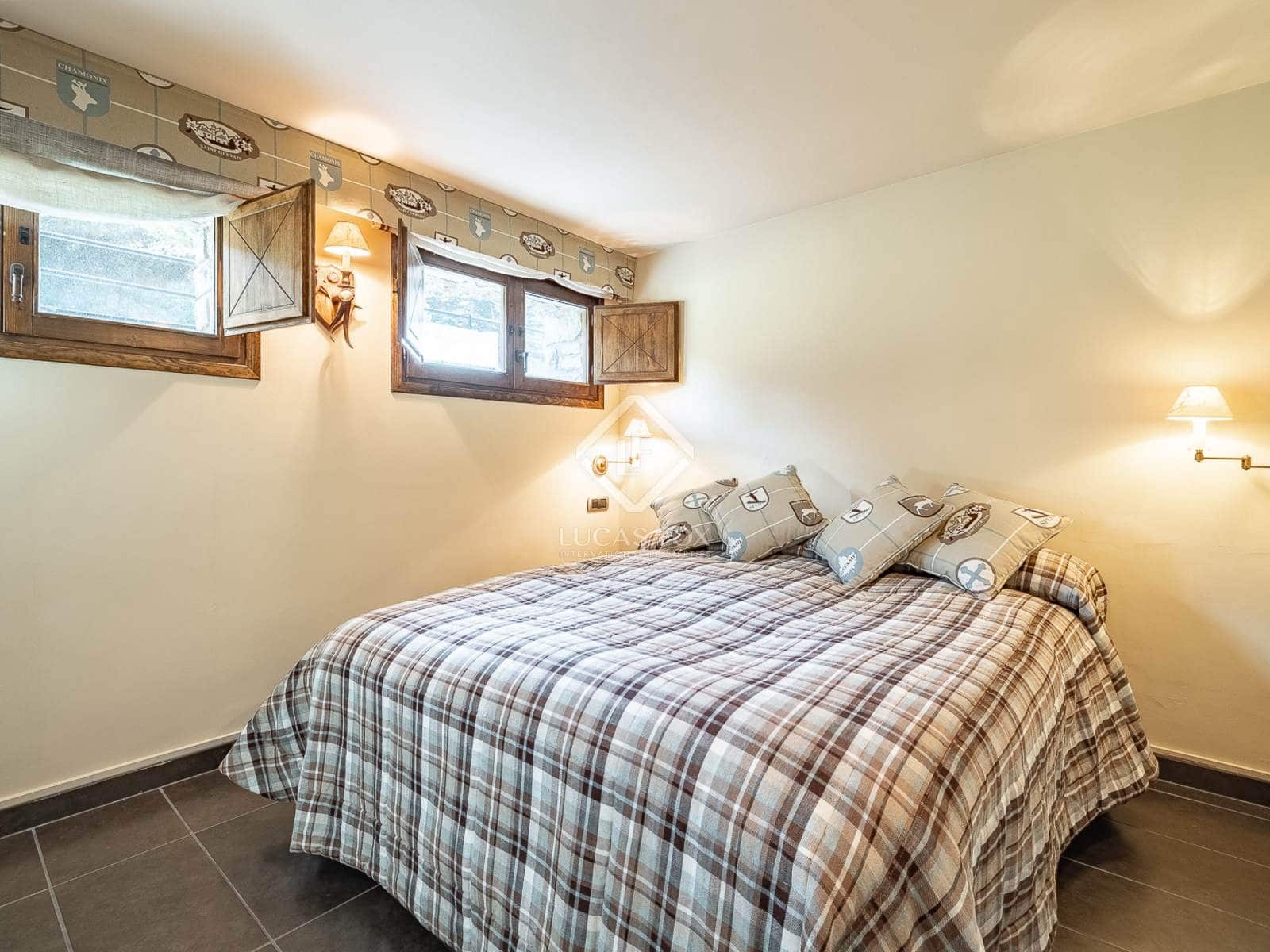 6 soveværelse Villa til salg i Alp med garage - € 860.000 (Ref: 8723410)