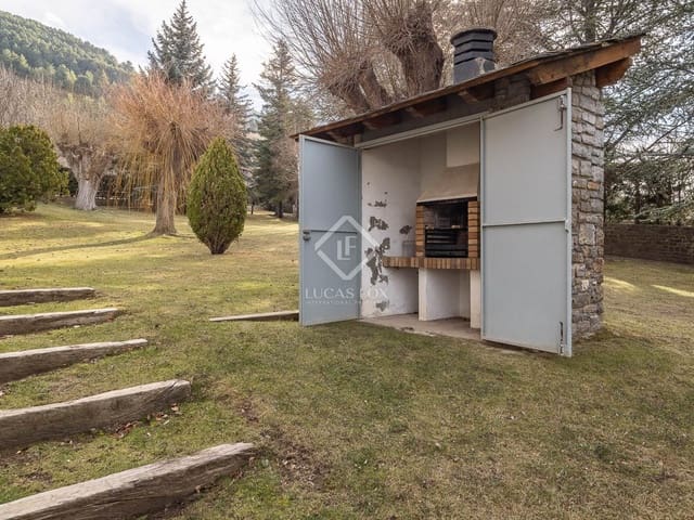 6 soverom Villa til salgs i Alp med garasje - € 860 000 (Ref: 8723410)