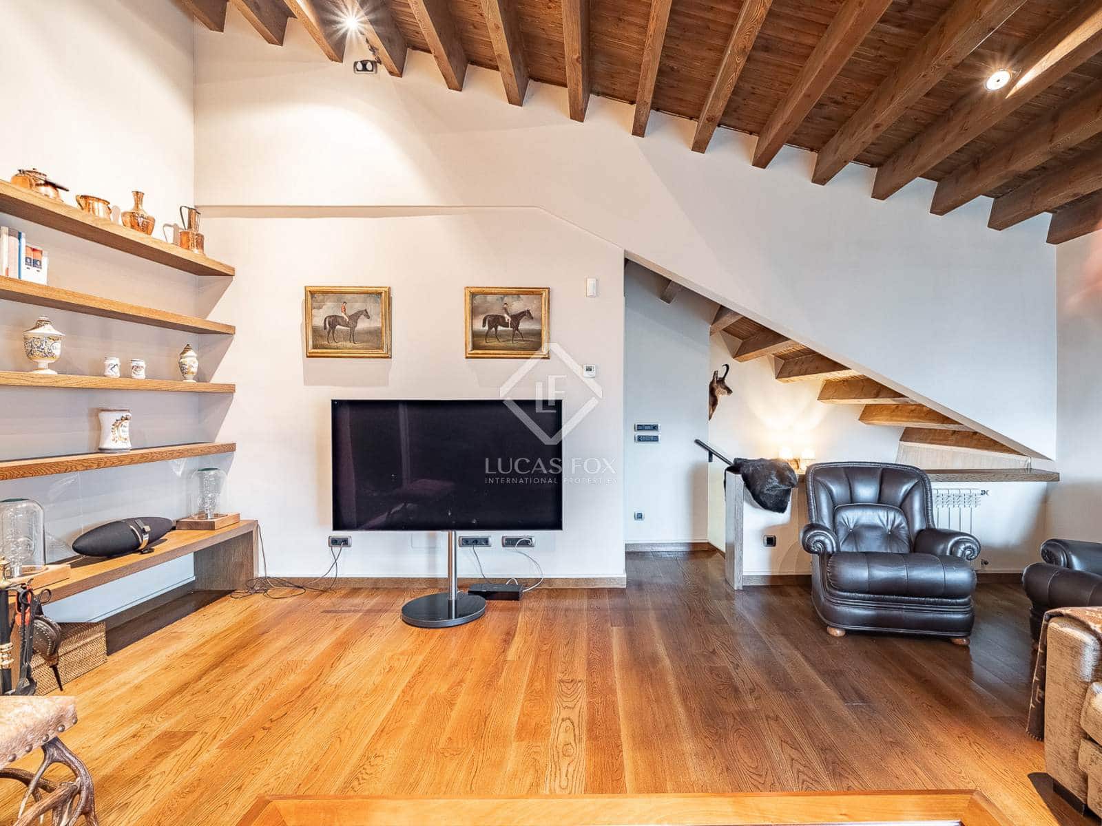 6 soveværelse Villa til salg i Alp med garage - € 860.000 (Ref: 8723410)