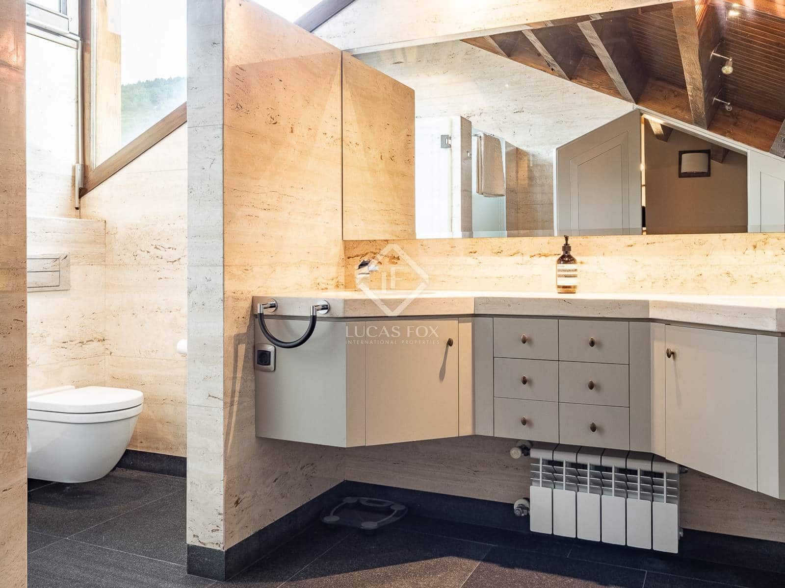 6 soveværelse Villa til salg i Alp med garage - € 860.000 (Ref: 8723410)