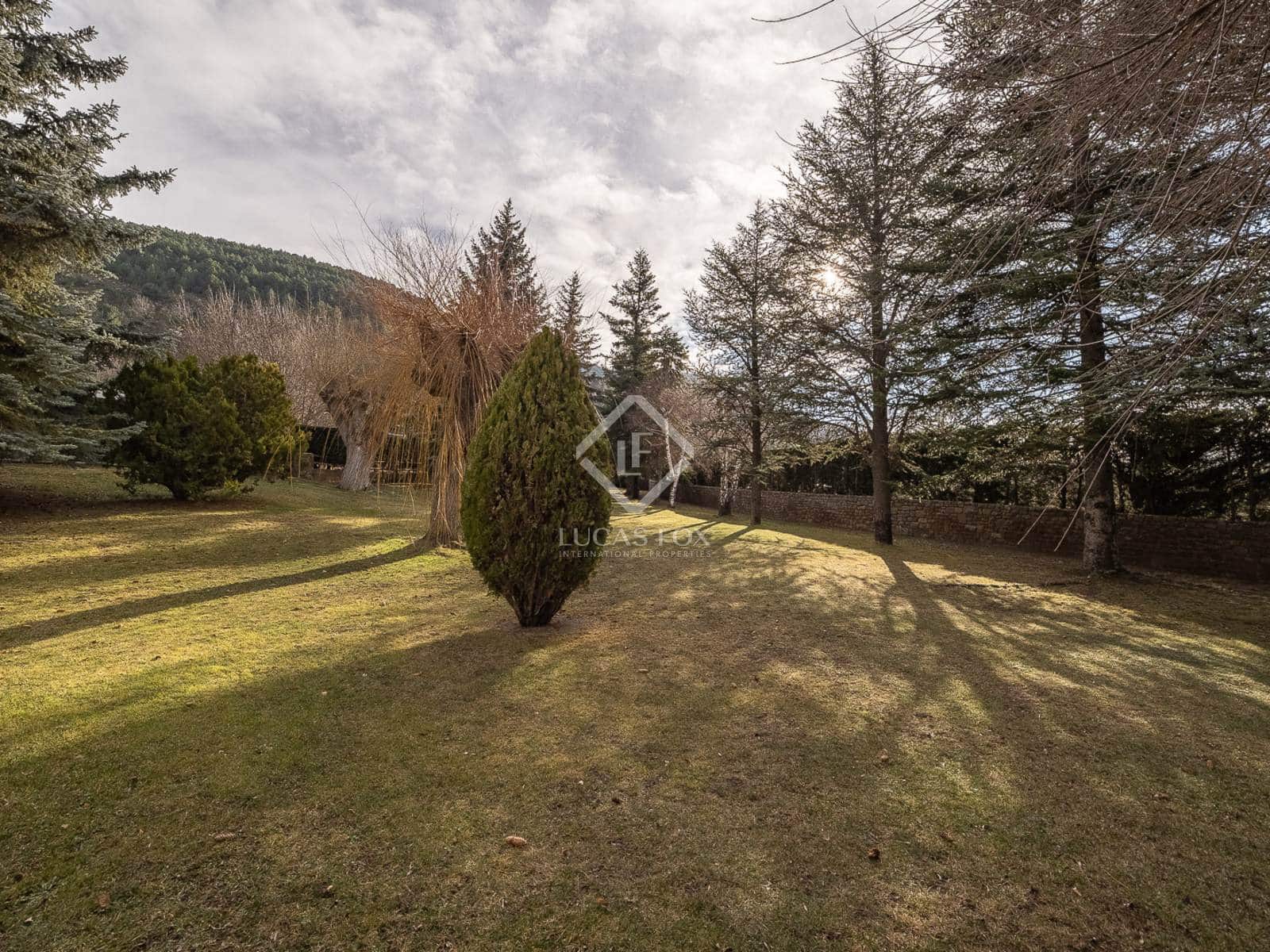 6 soveværelse Villa til salg i Alp med garage - € 860.000 (Ref: 8723410)