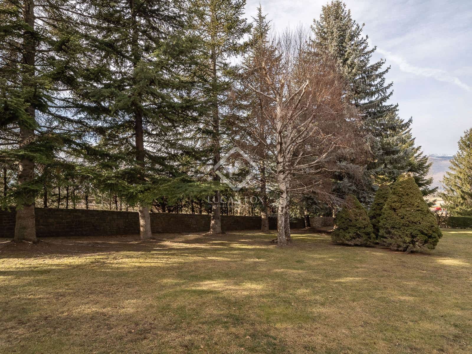 6 soveværelse Villa til salg i Alp med garage - € 860.000 (Ref: 8723410)