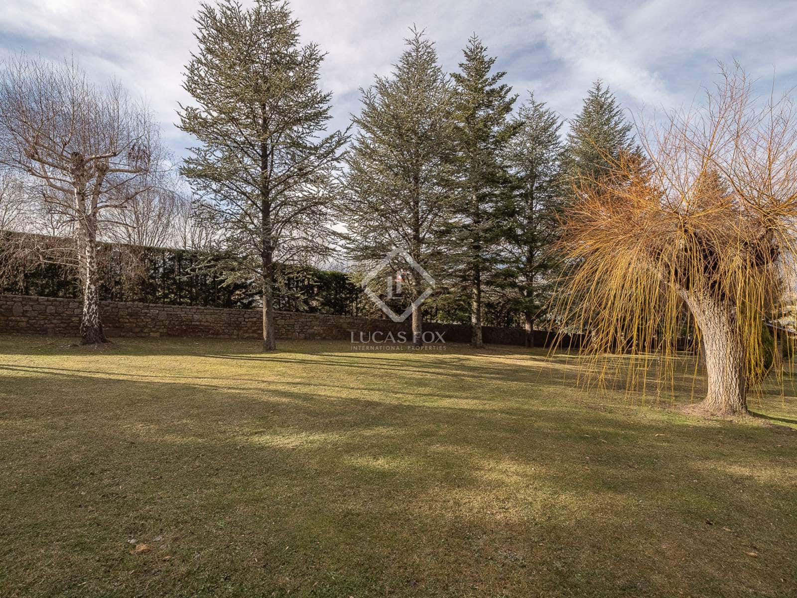 6 soveværelse Villa til salg i Alp med garage - € 860.000 (Ref: 8723410)