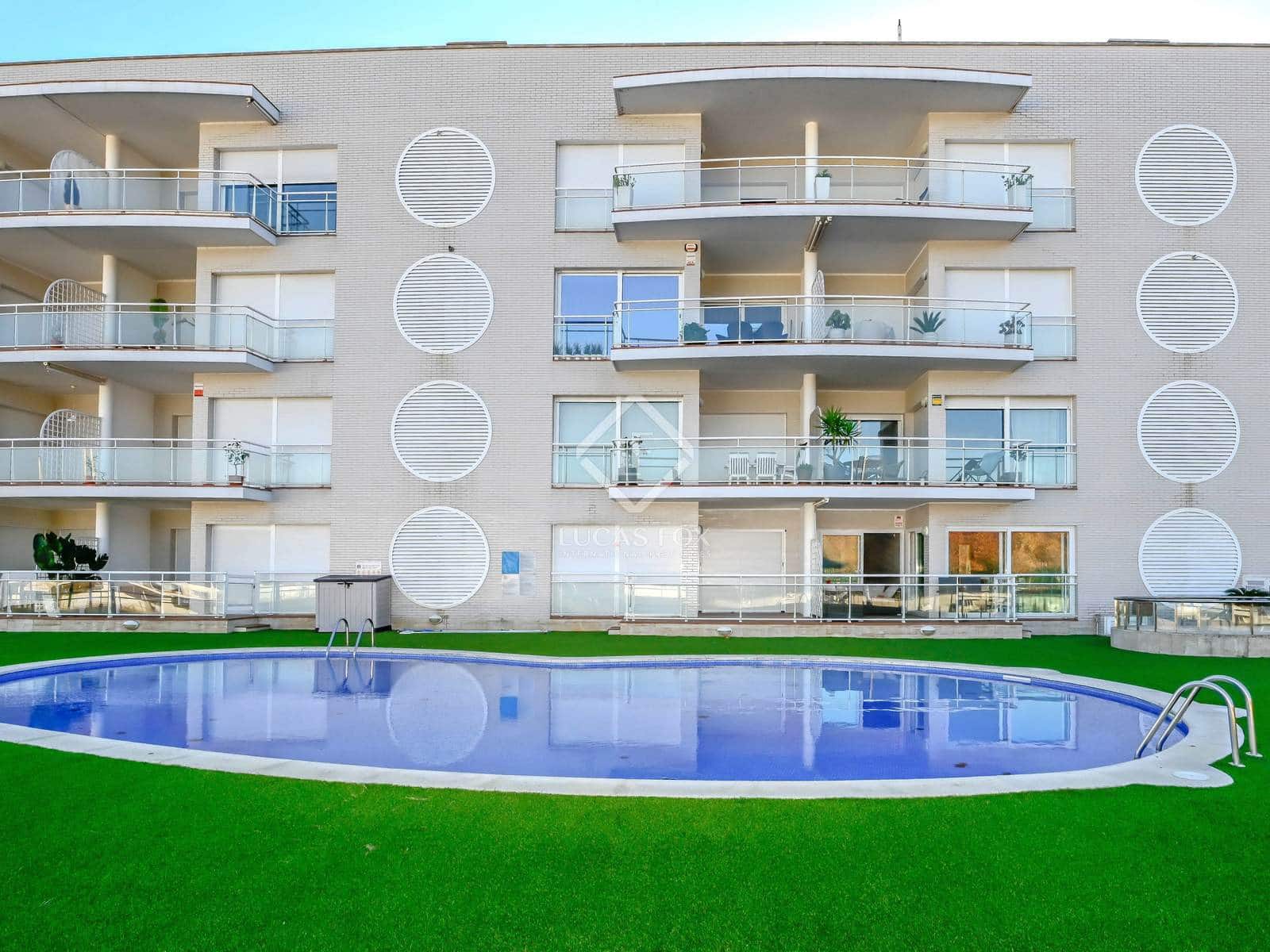3 sypialnia Apartament na sprzedaż w Platja d'Aro z basenem garażem - 575 000 € (Ref: 8723412)