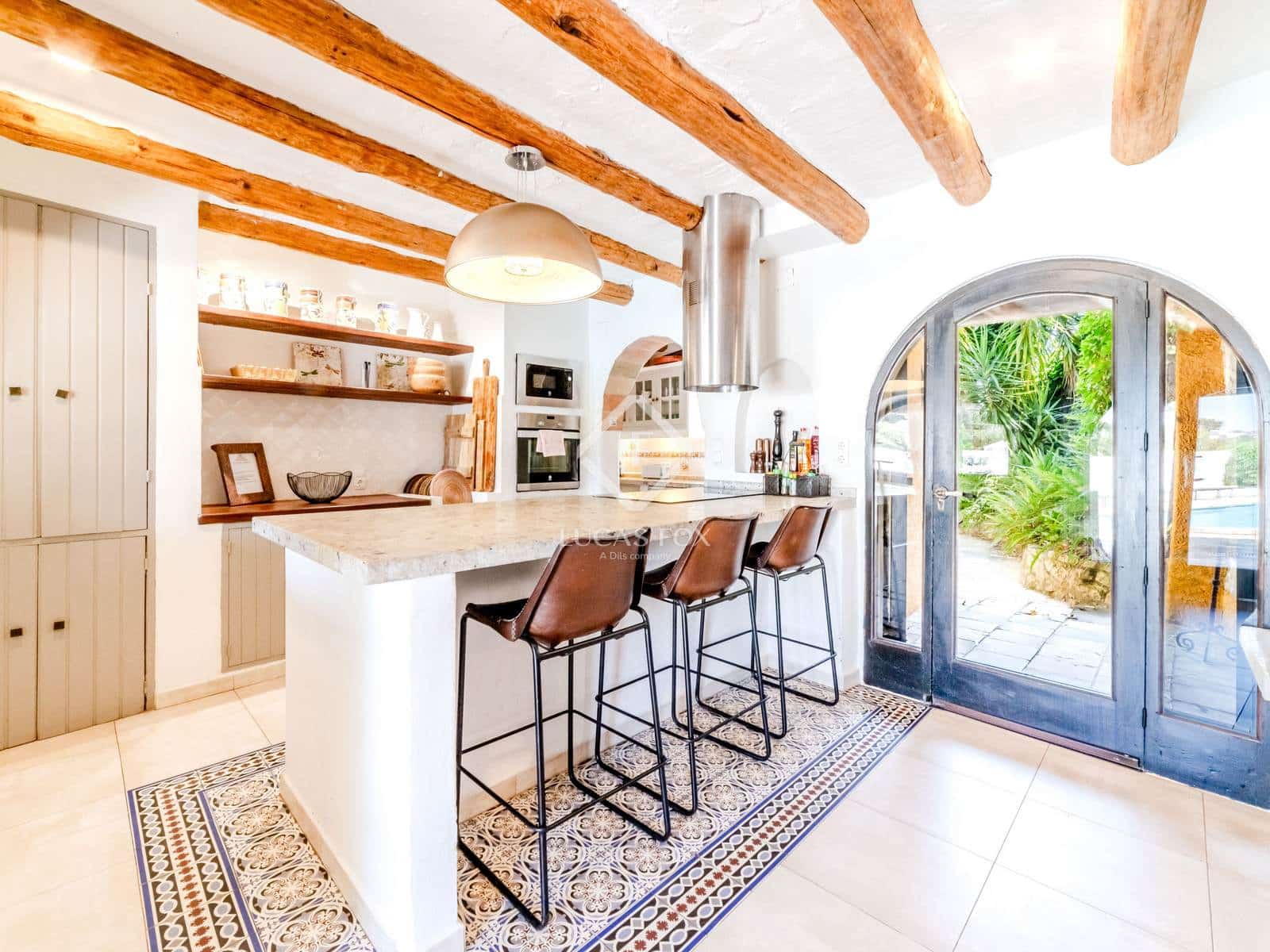 9 soverom Finca/Herregård til salgs i Canyelles med svømmebasseng garasje - € 2 750 000 (Ref: 8734685)