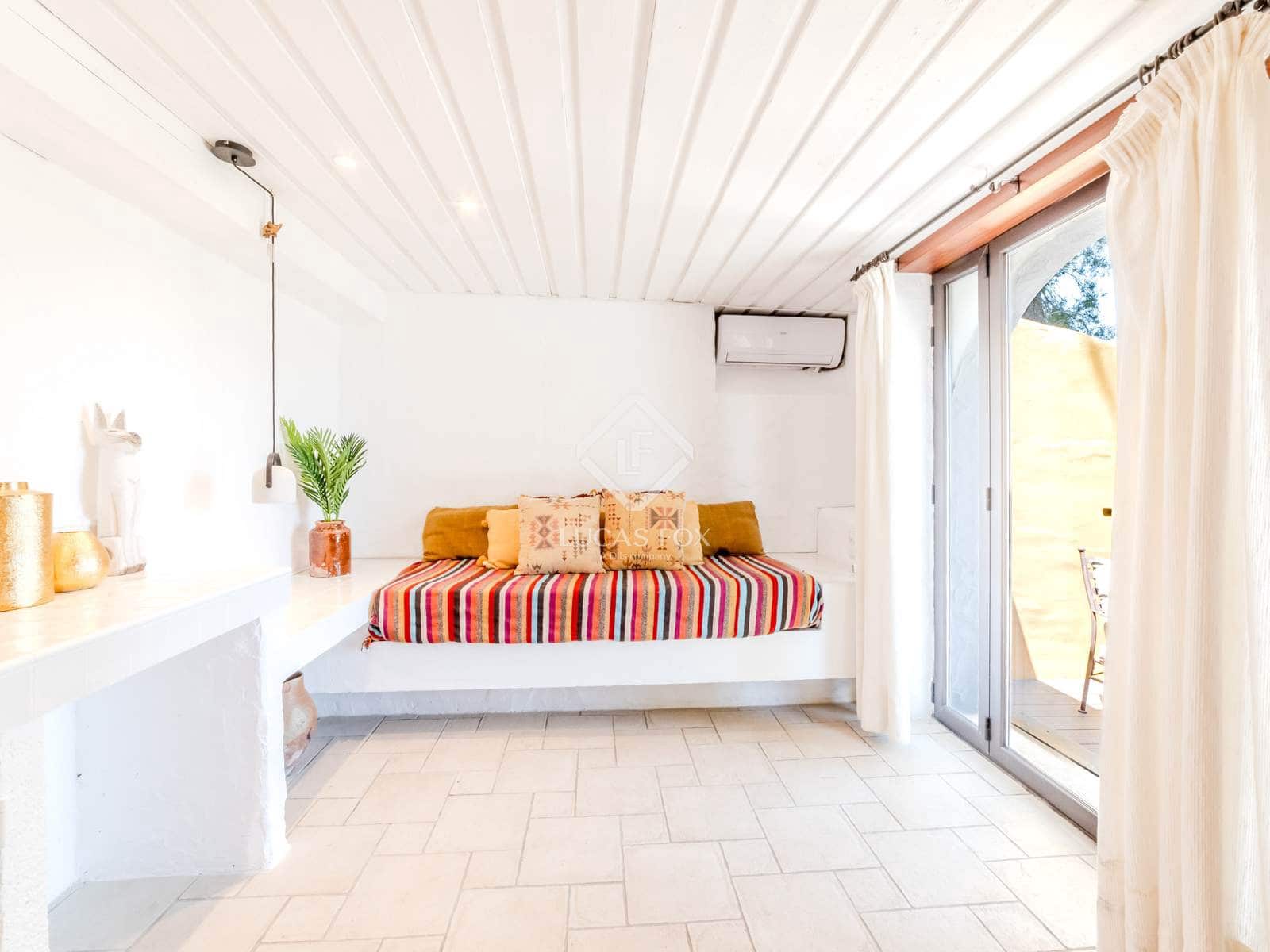 9 soverom Finca/Herregård til salgs i Canyelles med svømmebasseng garasje - € 2 750 000 (Ref: 8734685)