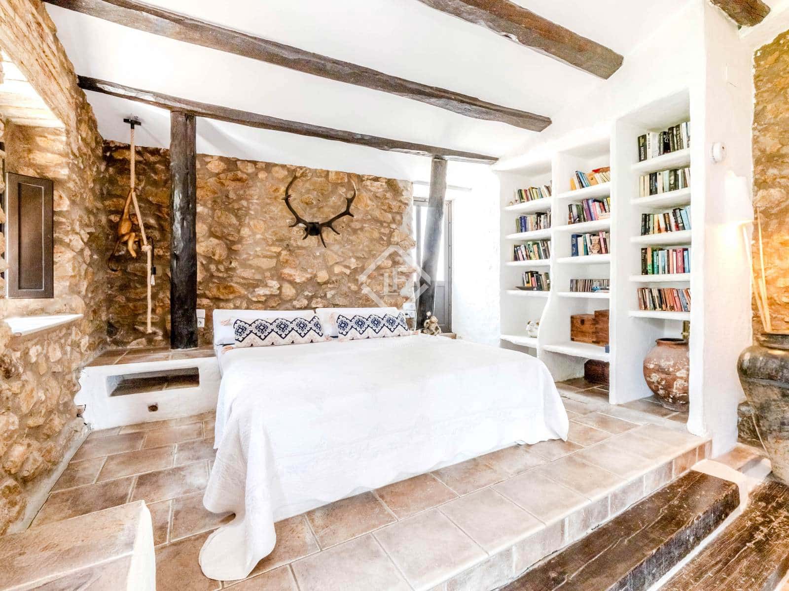 9 soverom Finca/Herregård til salgs i Canyelles med svømmebasseng garasje - € 2 750 000 (Ref: 8734685)