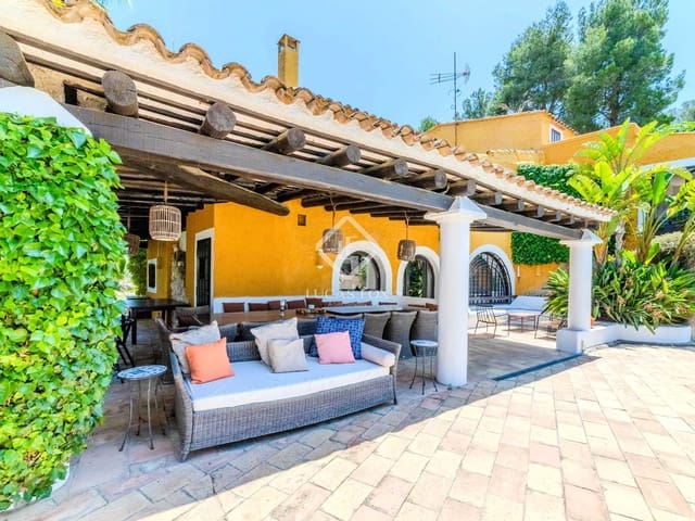 9 bedroom Finca/Country House for sale in Canyelles with pool garage - € 2,750,000 (Ref: 8734685)