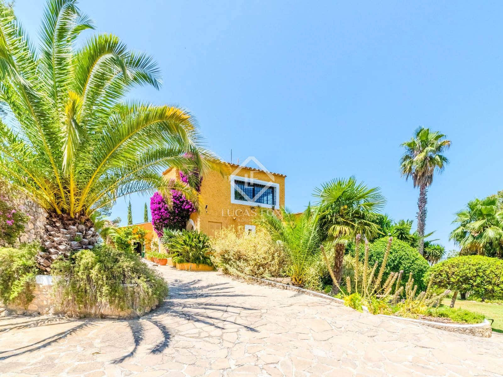 9 soverom Finca/Herregård til salgs i Canyelles med svømmebasseng garasje - € 2 750 000 (Ref: 8734685)