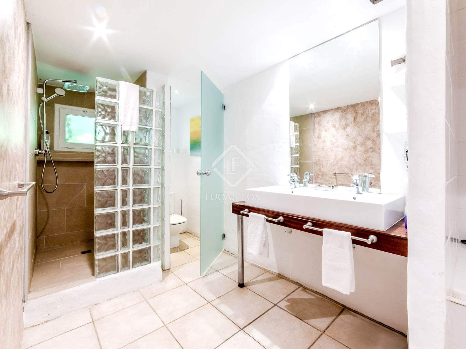 9 soverom Finca/Herregård til salgs i Canyelles med svømmebasseng garasje - € 2 750 000 (Ref: 8734685)