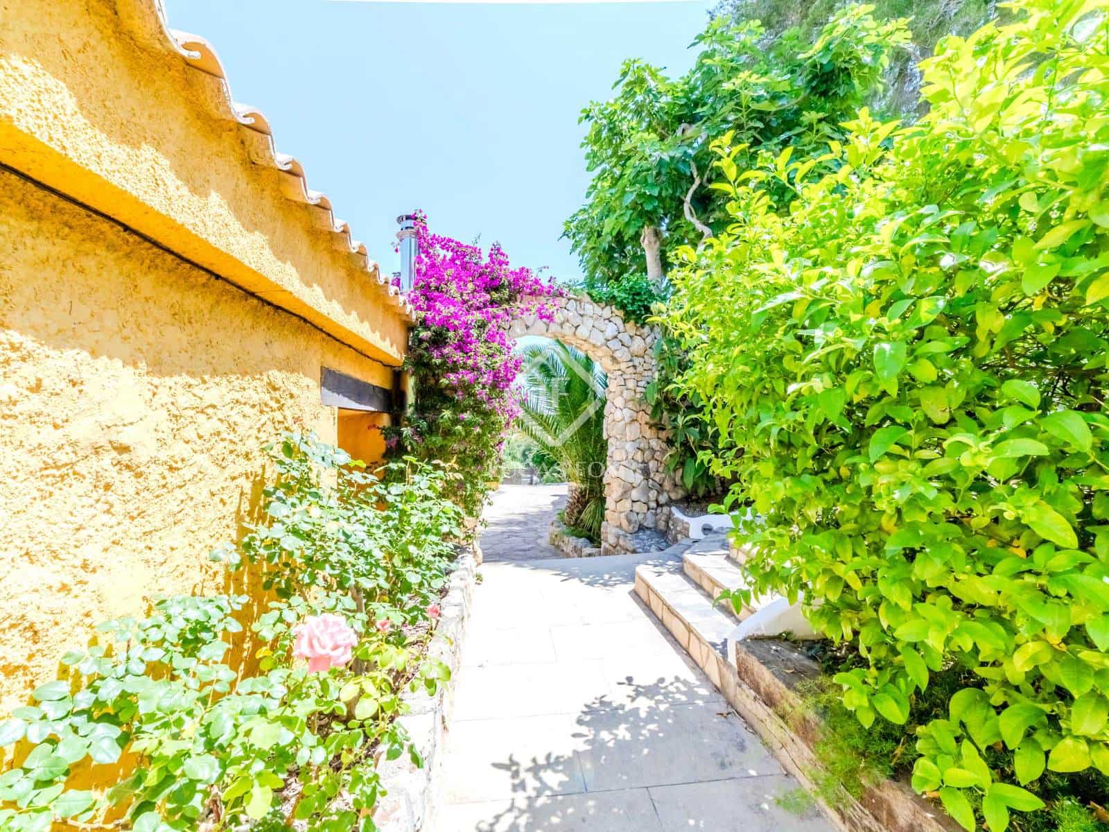 9 soverom Finca/Herregård til salgs i Canyelles med svømmebasseng garasje - € 2 750 000 (Ref: 8734685)